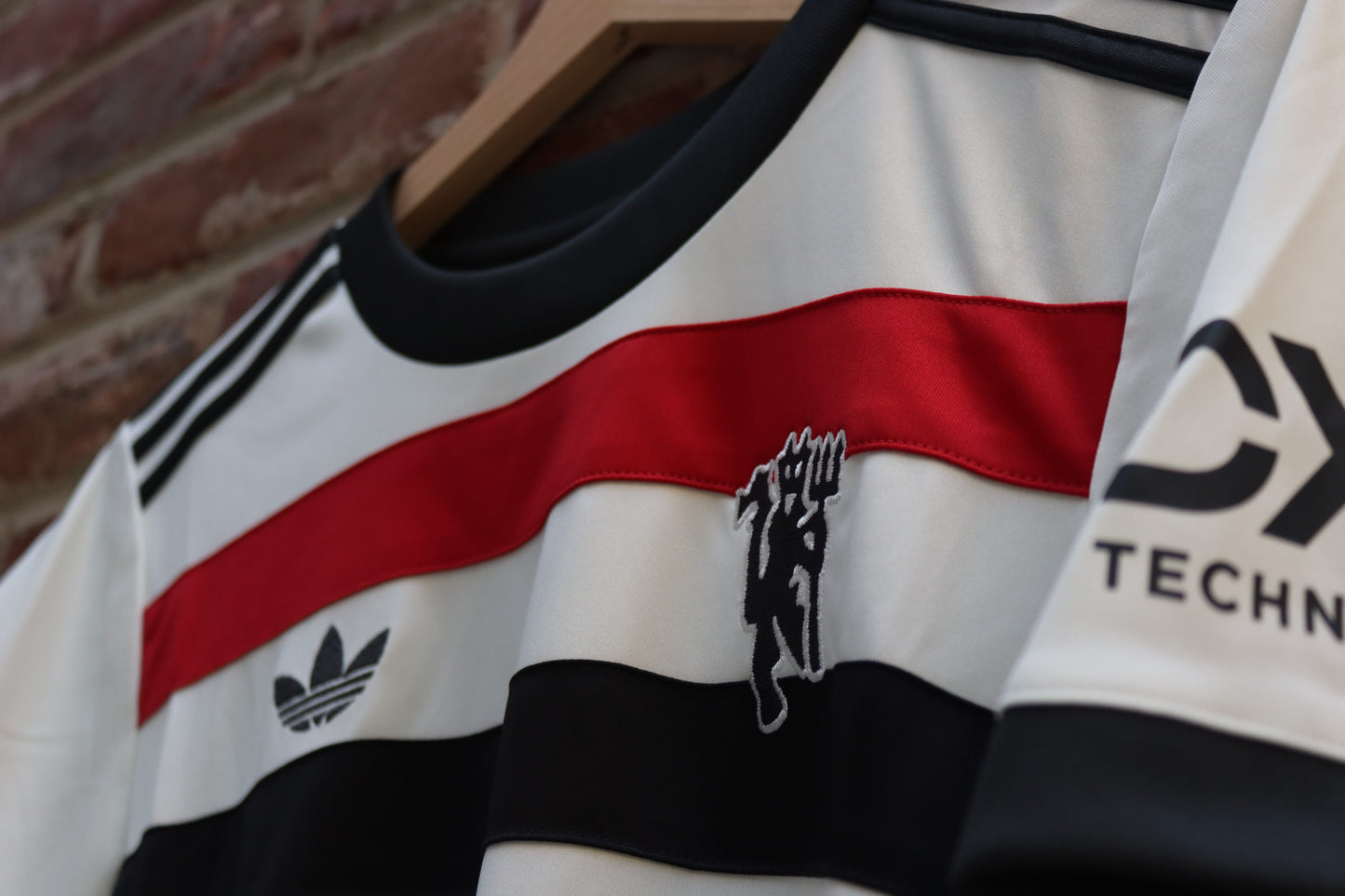 Manchester United Third - 2023/24 - Womens fits