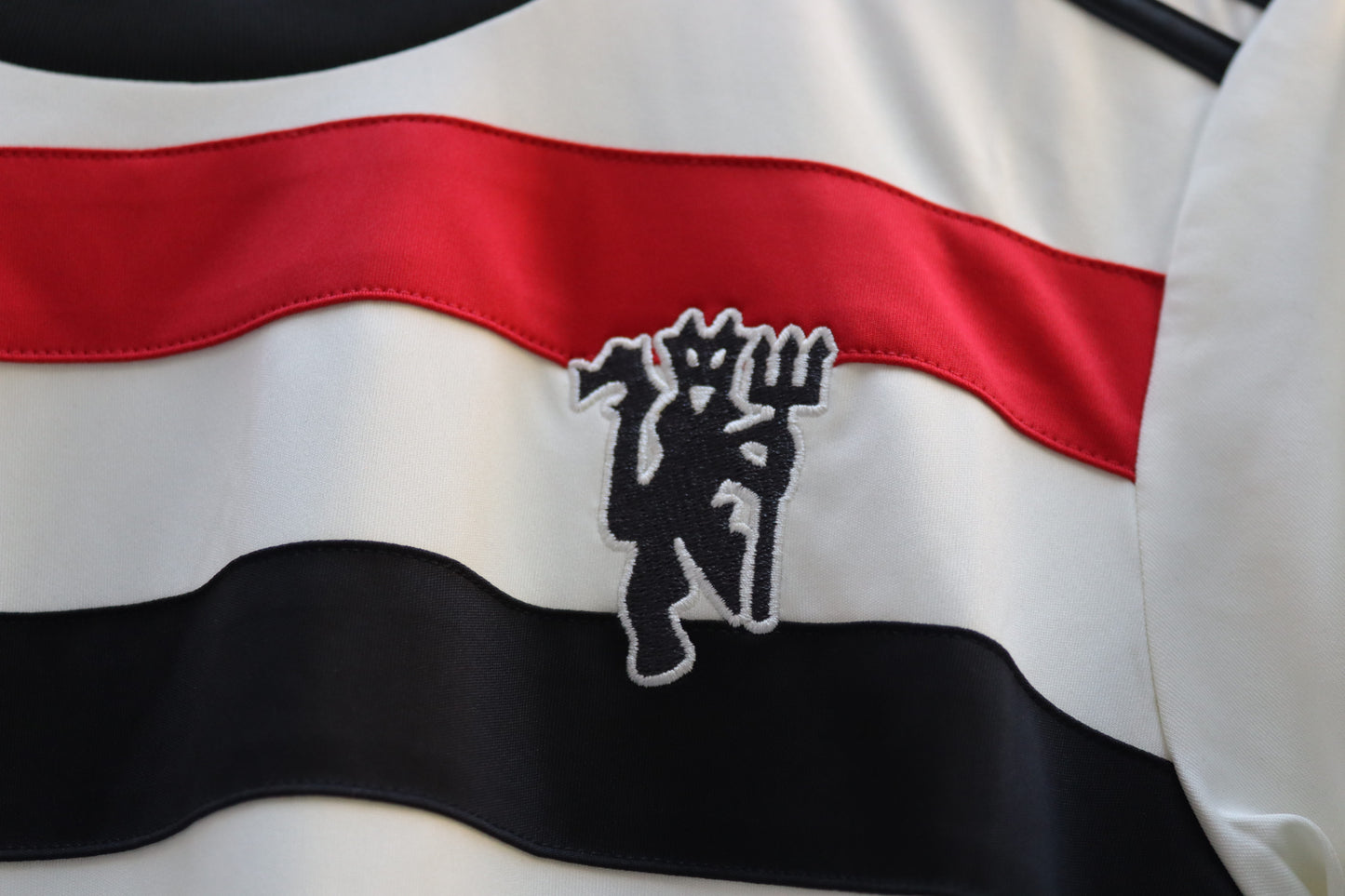 Manchester United Third - 2023/24 - Womens fits