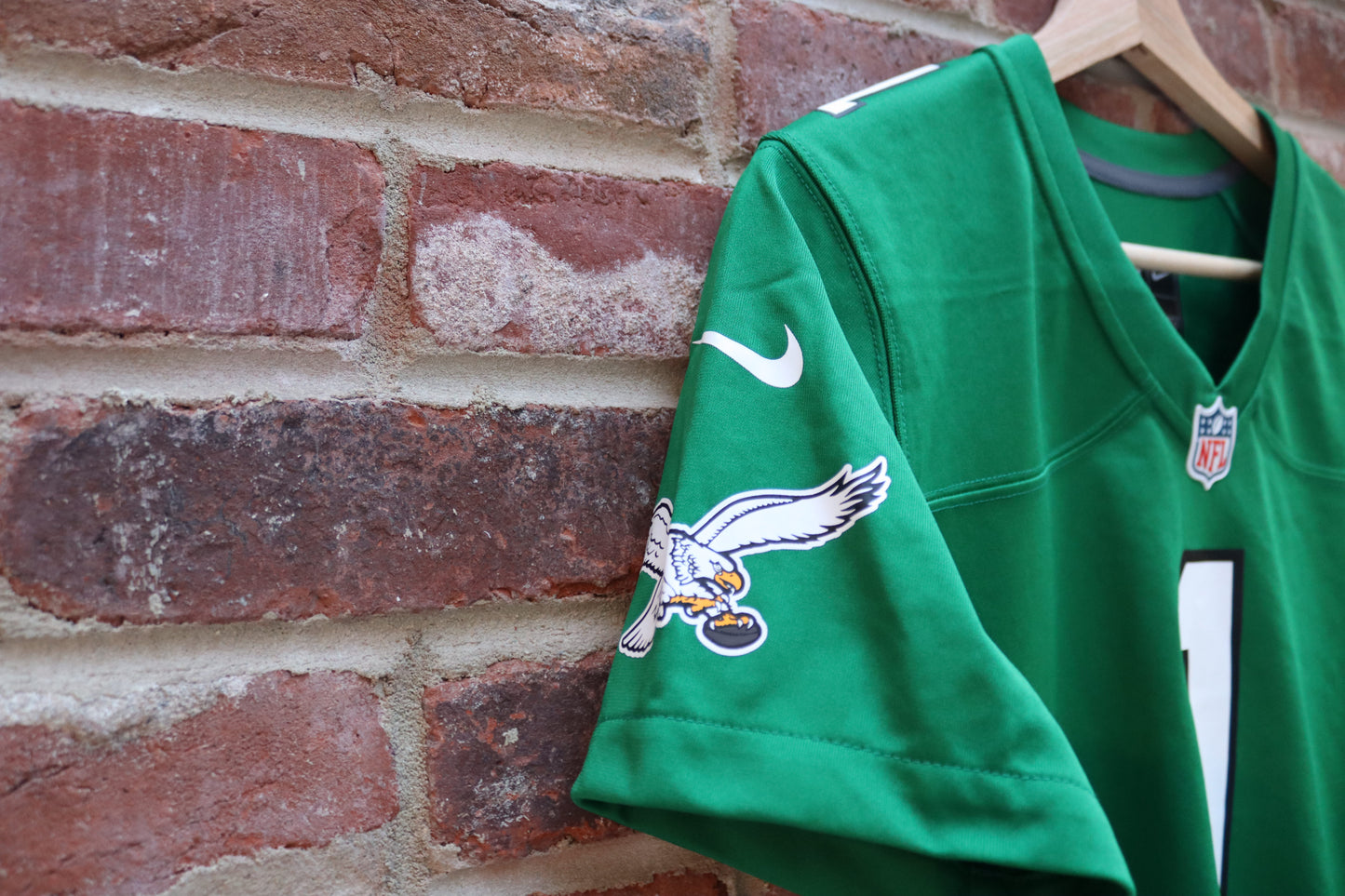 Philadelphia Eagles Kelly Green - Hurts - (Women's M)