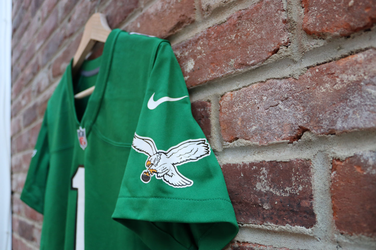 Philadelphia Eagles Kelly Green - Hurts - (Women's M)