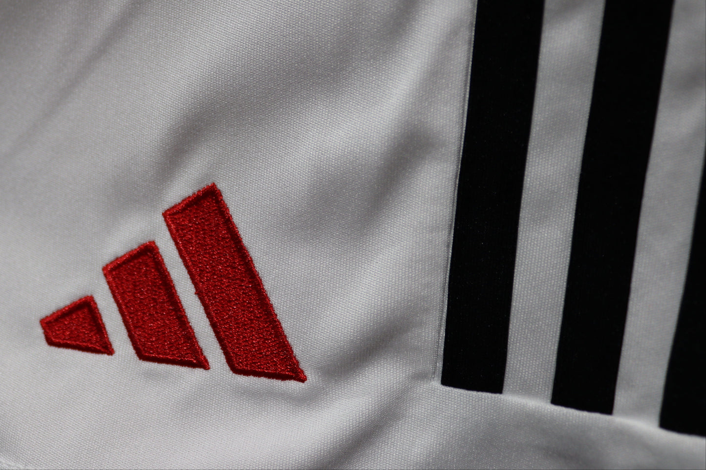 Manchester United Home Shorts - 2023/24 - (Multiple Sizes)