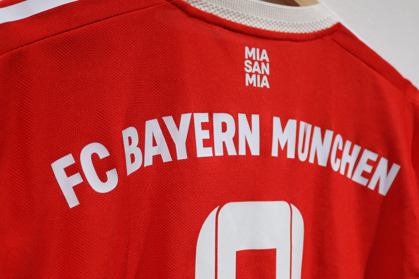 Bayern Munich Home Player Spec- 2022/23 - Lewandowski - (L)