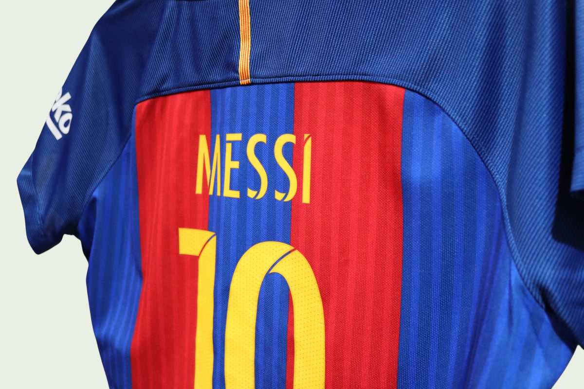 Barcelona Home - 2016/17 - Messi  - (Women's XL)