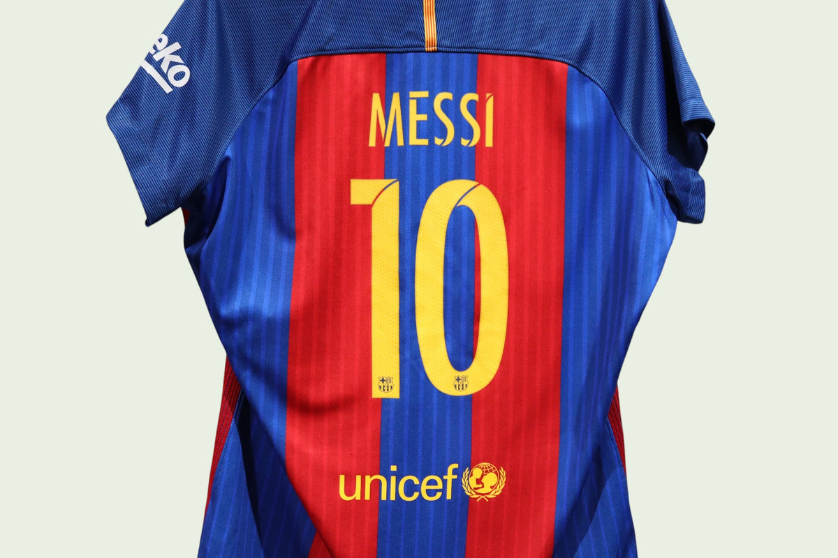 Barcelona Home - 2016/17 - Messi  - (Women's XL)