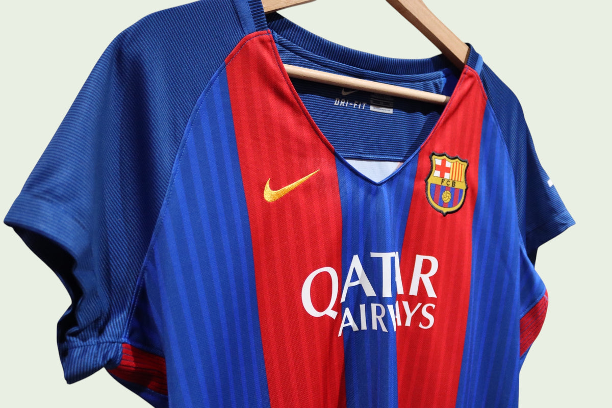 Barcelona Home - 2016/17 - Messi  - (Women's XL)
