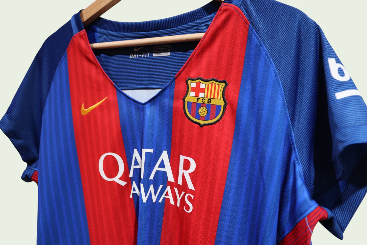 Barcelona Home - 2016/17 - Messi  - (Women's XL)