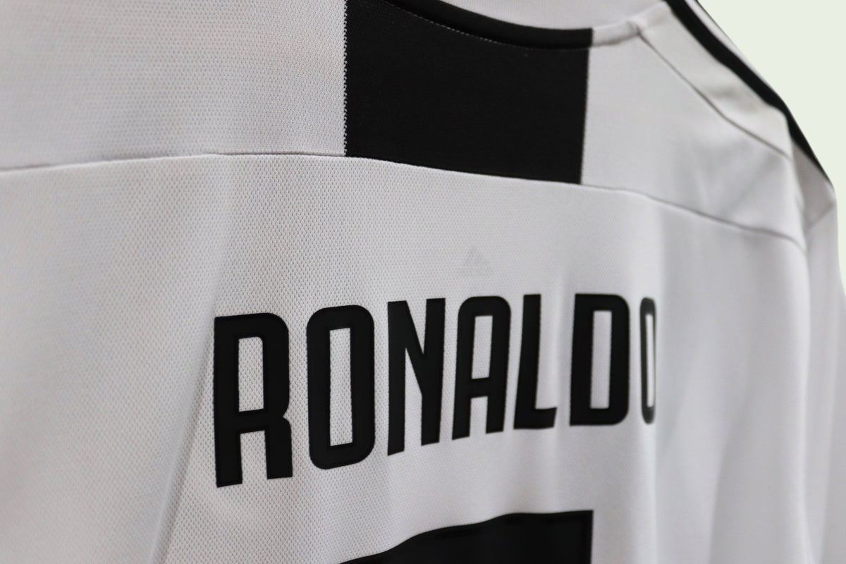 Juventus Home - 2018/19 - Cristiano Ronaldo - (XL)