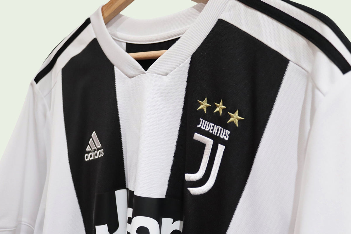 Juventus Home - 2018/19 - Cristiano Ronaldo - (XL)